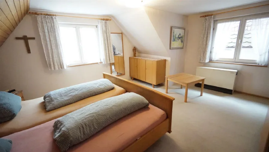 Schlafzimmer DG