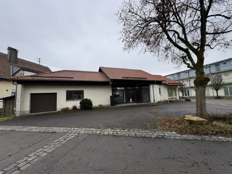 Ansicht - Büro/Praxis kaufen in Aalen - *** Kapitalanlage - vermietete Gewerberäume in zentraler Lage von Aalen-Ebnat ***