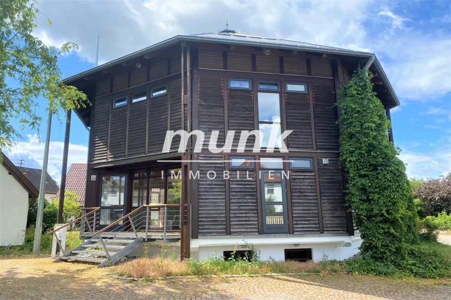 Ansicht - Haus kaufen in Illerkirchberg - Markantes Atelierhaus in attraktiver Lage!