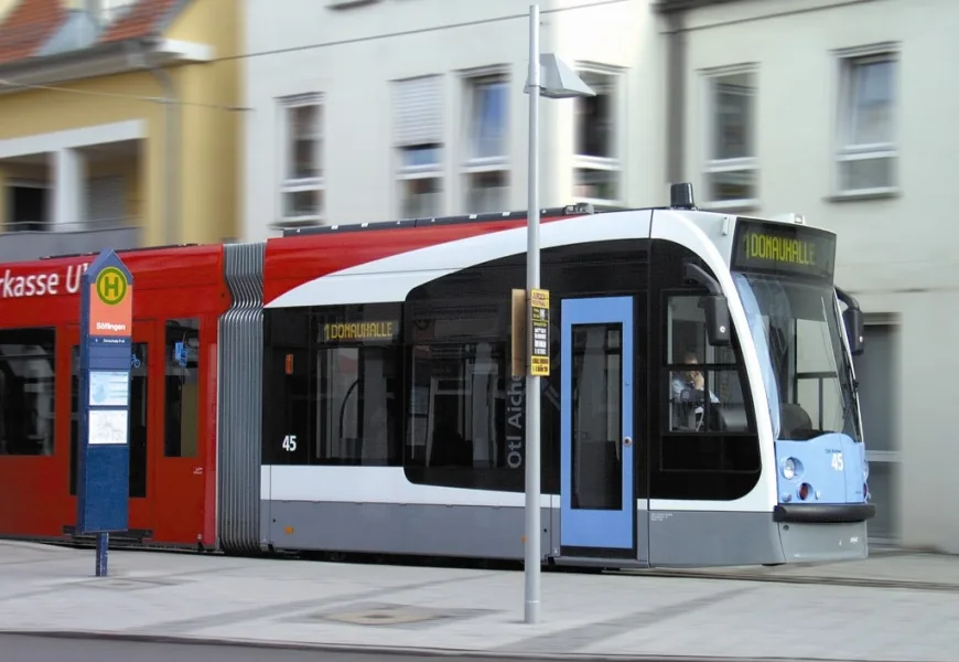 Straßenbahnhaltestelle 200 m entfernt