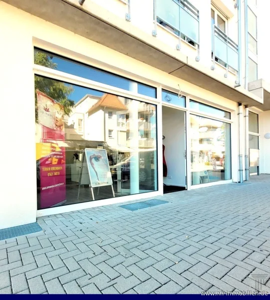 Aussenansicht - Eingangsbereich - Kosmetikstudio - Büro/Praxis kaufen in Neuenburg -  PROV.- FREI - ATTRAKTIVES KOSMETIKSTUDIO ZUR KAPITALANLAGE MIT LANGFRISTIGEM MIETER!