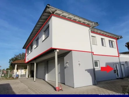 Gebäudeansicht - Wohnung - sep. Eingangsbereich  - Wohnung mieten in Rheinhausen - Oberhausen - IDEAL FÜR EIN RENTNERPAAR MIT AUFZUG UND DOPPELGARAGE!