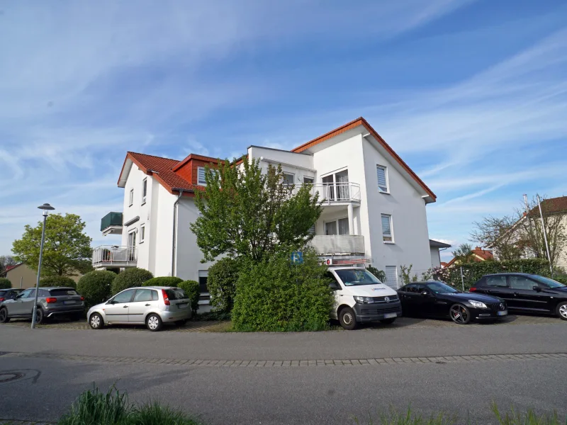 Außenansicht - Wohnung kaufen in Wiesloch - Dachgeschosswohnung in Wiesloch-Baiertal!
