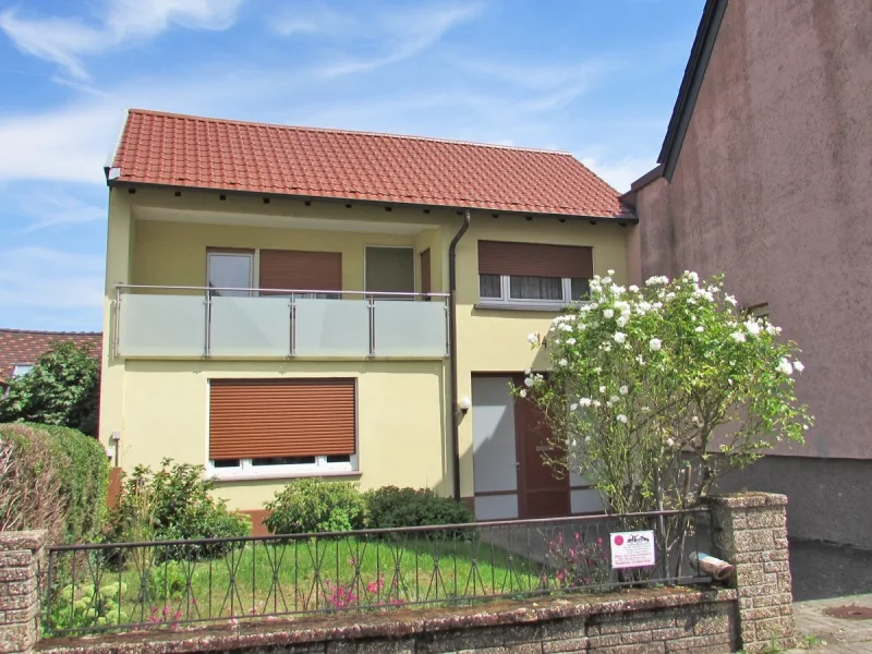 Vorderansicht - Haus kaufen in Ubstadt-Weiher - Einfamilienhaus in Ubstadt-Weiher, OT Weiher!