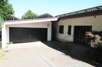 Eingang und Garage