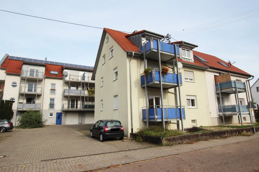 Blick auf die Wohnung - Wohnung kaufen in Oberderdingen - 3-Zimmer-Dachgeschosswohnung in Flehingen!