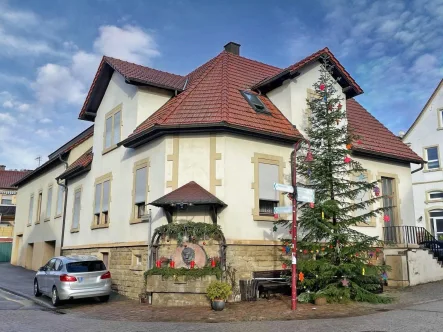 Straßenansicht - Haus kaufen in Neckarbischofsheim - Viel Platz und Potential in Neckarbischofsheim-Untergimpern!