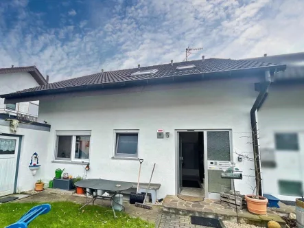 Außenansicht - Wohnung kaufen in Neckarbischofsheim - Untergeschosswohnung mit Terrasse in Neckarbischofsheim, OT Helmhof!