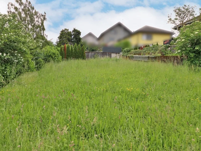 Blick auf das Grundstück - Grundstück kaufen in Kürnbach - Baulücke für freistehendes Einfamilienhaus in Kürnbach!