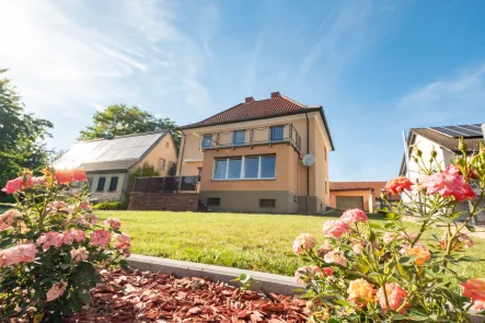 Straßenansicht - Haus mieten in Angelbachtal - Freistehendes Stadthaus mit Blick in den Angelbachtaler Schlosspark!