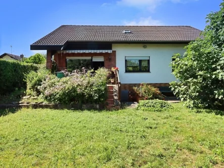 Gartenansicht - Haus kaufen in Oberhausen-Rheinhausen - Freistehendes Einfamilienhaus  in Oberhausen-Rheinhausen, OT Rheinhausen!