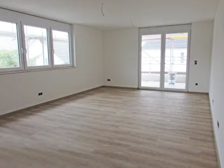 Wohnzimmer - Wohnung kaufen in Hockenheim - Neuwertige 3,5-Zimmer-Wohnung in Hockenheim!