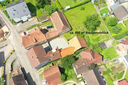 ca. 500 m² Baugrundstück - Grundstück kaufen in Ettlingen / Spessart - BAUGRUNDSTÜCK MIT GENEHMIGTER BAUVORANFRAGE PLUS 3 FAMILIENHAUS