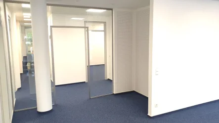 kommen Sie gerne herein - Büro/Praxis mieten in Karlsruhe / Stupferich - MODERNE, VOLLSTÄNDIG RENOVIERTE BÜRORÄUME ZUR VIELSEITIGEN NUTZUNG