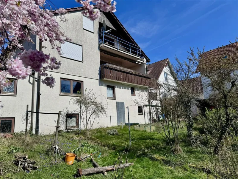 Gartenansicht - Haus kaufen in Altdorf , Kr Böblingen - RESERVIERT! Kurzfristig frei: Altes Haus und 4-Zi. im neuen Haus! 