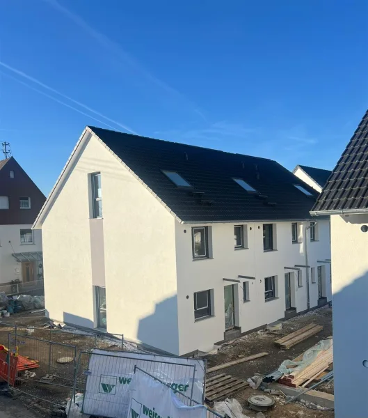 Reiheneckhaus Stand 27.12.24 - Haus kaufen in Weil im Schönbuch - Modern, TOP-Energieeffizienz und das in super Lage!