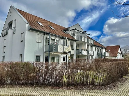 Titelbild - Wohnung kaufen in Unterensingen - *Familien aufgepasst* 4 Zimmer-Wohnung inklusive Garage in ruhiger Lage von Unterensingen!