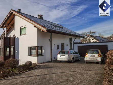  - Haus kaufen in Ebersbach an der Fils - Gepflegtes, freistehendes 2-Familienhaus in gefragter Wohnlage - PREIS AUF ANFRAGE -