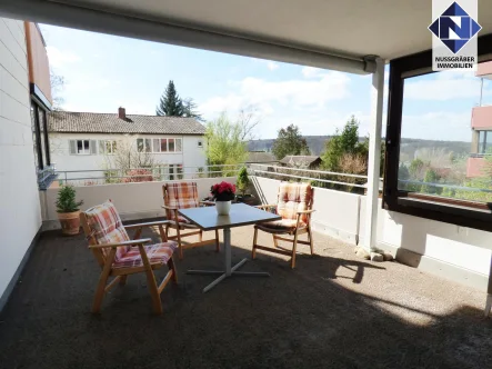  - Wohnung kaufen in Plochingen - Großzügige, gepflegte 4,5-Zimmer-Wohnung mit großem Balkon und Wintergarten