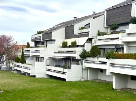 Außenansicht - Wohnung kaufen in Neu-Ulm - Der ideale Start zum Eigentum "Singlenest mit Balkon"