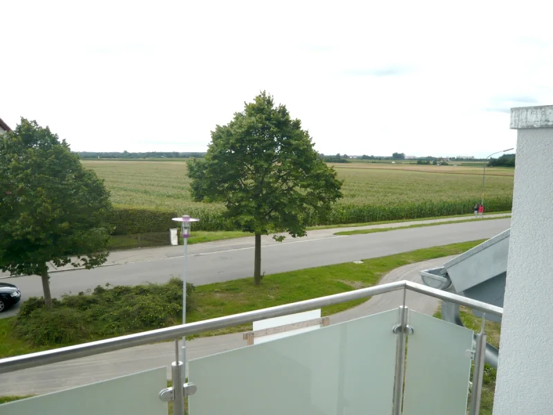 Blick vom Balkon - Wohnung mieten in Neu-Ulm/Burlafingen - Traumhafte Maisonettenwohnung in Neu-Ulm/Burlafingen