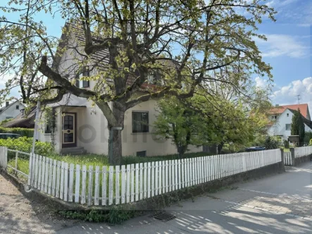 IMG_9443 - Haus kaufen in Hagnau am Bodensee - Omas Häuschen auf Erbpachtgrundstück