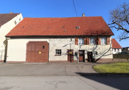 Außenansicht - Haus kaufen in St. Johann / Bleichstetten - Wohnhaus mit Scheune und ehemaligem Stall in St.Johann/ Bleichstetten