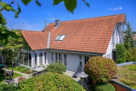 Süd-Westen - Haus kaufen in Münsingen - Exklusives, einzugsbereites Mehrgenerationen-Zuhause in Münsingen mit Einliegerwohnung