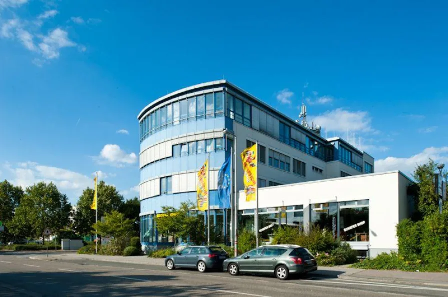 Front - Laden/Einzelhandel mieten in Mannheim - Moderne Verkaufsflächen im architektonisch markanten Neckarau Business Center