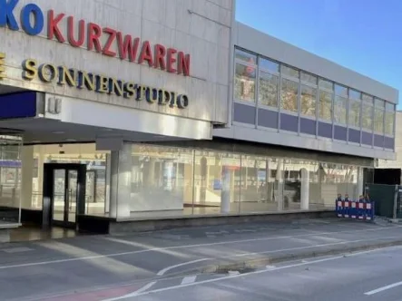 EZH Schaufensterfront - Laden/Einzelhandel mieten in Heidelberg - RICH - Helle Einzelhandelsfläche mit äußerst attraktiver Schaufensterfront - mieterprovisionsfrei