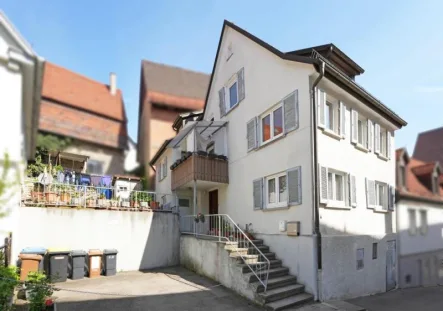 Hausansicht - Haus kaufen in Waiblingen - Zweifamilienhaus in der Altstadt!