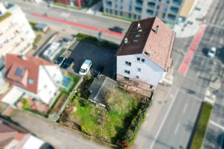 Hausansicht - Haus kaufen in Böblingen - Wohn- und Geschäftshaus - Gewerbeeinheit und 3 Wohnungen