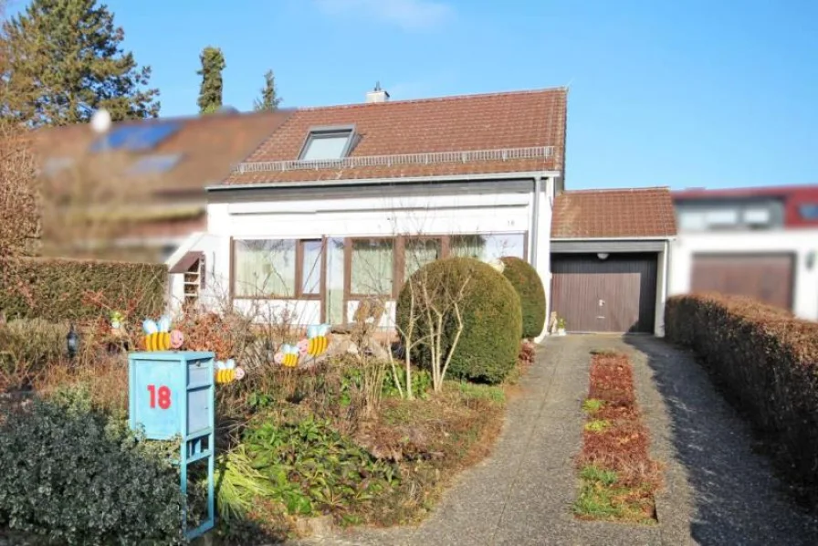 Hausansicht - Haus kaufen in Schorndorf-Oberberken - Nur in gute Hände abzugeben!