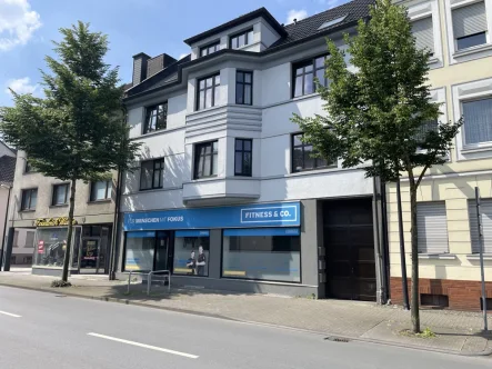 Außenansicht - Laden/Einzelhandel mieten in Arnsberg / Neheim - Ladenlokal mit ca. 115 m² Nfl. in Arnsberg-Neheim zu vermieten