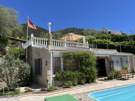 Außenansicht - Haus kaufen in Alcaucin - Viva Andalucia! Tolle Finca im Bergland von Alcaucin (Malaga)!