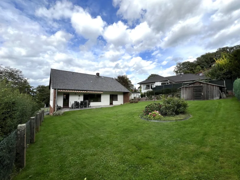 Blick auf die Terrasse - Haus kaufen in Lübbecke / Gehlenbeck - Einfamilienhaus mit unverbaubarem Fernblick in die Natur von Lübbecke-Gehlenbeck!