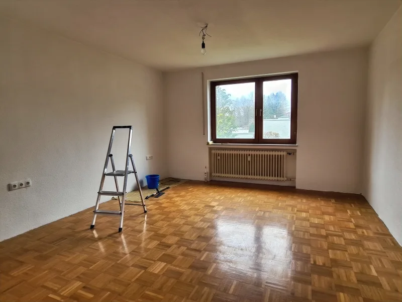 Schlafzimmer - Wohnung kaufen in Albstadt - Großzügige und renovierte 2-Zimmer-Eigentumswohnung in Albstadt-Ebingen!