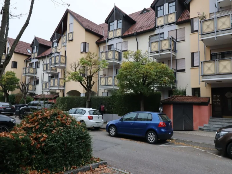 01. Hausansicht - Wohnung kaufen in Böblingen - Attraktive 3,5-Zimmer-Wohnung mit flexibler Raumaufteilung im Herzen von Böblingen