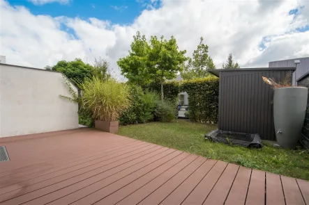 Garten - Terrasse - Haus mieten in Frankfurt - Außergewöhnliches Reihenhaus mit viel Potenzial