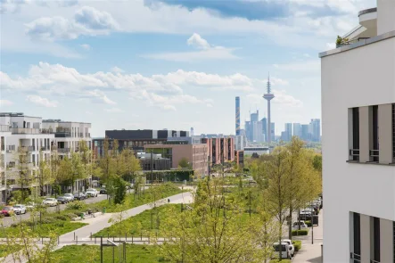 Skylineblick Essbereich - Wohnung kaufen in Frankfurt - Bestlage Riedberg Westflügel Parkzug Römische Straße - Schöne 3-Zimmer-ETW mit Skylineblick 