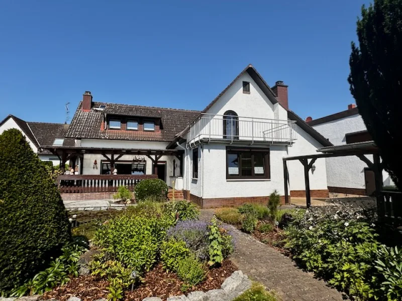 Wohnhaus Gartenansicht - Haus kaufen in Münster - Ein traumhaftes Anwesen auf 1.221 m² | Wohnhaus + Seitenbau + viel Nutzfläche + Stall und Tierhaltung möglich!