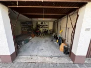 Garage zur Wohnung