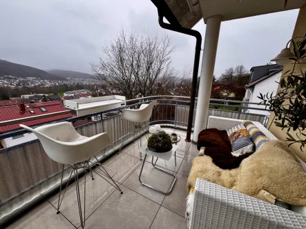 Balkon mit Weitblick - Wohnung kaufen in Höchst im Odenwald - 3 Zimmer-Wohnung mit Balkon und Fernblick über die Dächer von Höchst