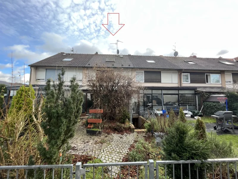 Gartenseite - Haus kaufen in Hemsbach - Halt hier ist Ihr Haus! Gepflegtes Reihenmittelhaus mit Garage in Hemsbach