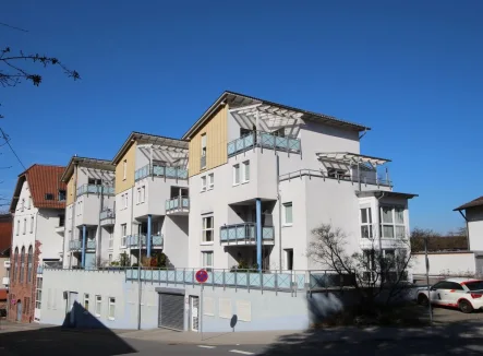 Außenansicht - Wohnung mieten in Mosbach - Schön geschnittene 4-Zimmer-Maisonettenwohnung mit Balkon und Terrasse...