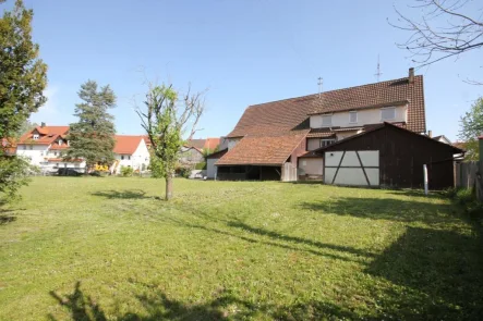 24044-JI-1 - Haus kaufen in Hechingen-Stetten - Ehemaliges Bauernhaus mit Scheune (stark renovierungsbedürftig) auf 1495 m² großem Grundstück! 