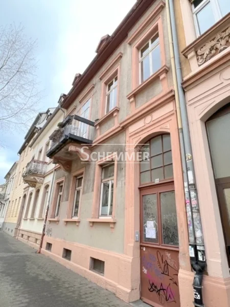 Belfortstraße - Haus kaufen in Freiburg im Breisgau - Freiburg-Altstadt ++ Denkmalgeschützes MFH in der Belfortstraße (teilsaniert)