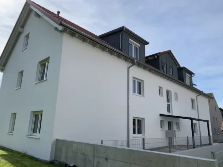 Außen  - Wohnung kaufen in Crailsheim - NEUBAU | moderne, sofort beziehbare 3 Zimmer DG Wohnung mit Balkon und schicker Einbauküche