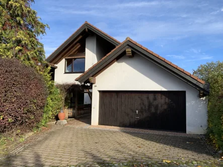 Außen - Haus kaufen in Crailsheim - RESERVIERT |Großes Einfamilienhaus in Ingersheim mit gemütlicher Atmosphäre u. Doppelgarage