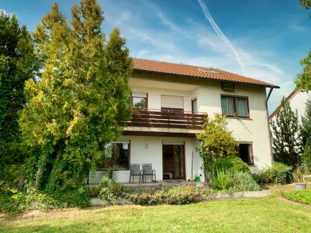 Außen - Haus kaufen in Ilshofen - Renovierungsbedürftiges, gepflegtes Wohnhaus mit großem Garten und Terrasse in angenehmer Wohnlage